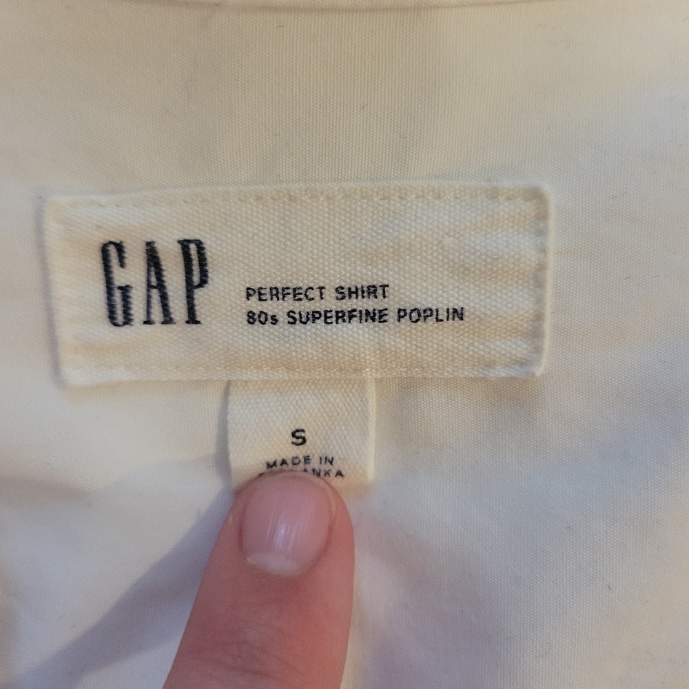 Gap White Collared Button-Up Small - Picture 3 of 4